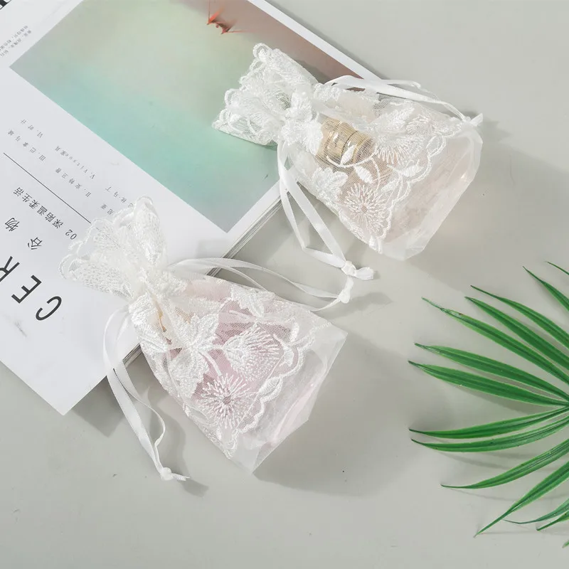 

10x14cm White Maple Leaf Organza Bag 6 to 24pcs Drawstring Jewelry Bag Premium Creative Bundle Pocket Perfume Gift Wrap Bag