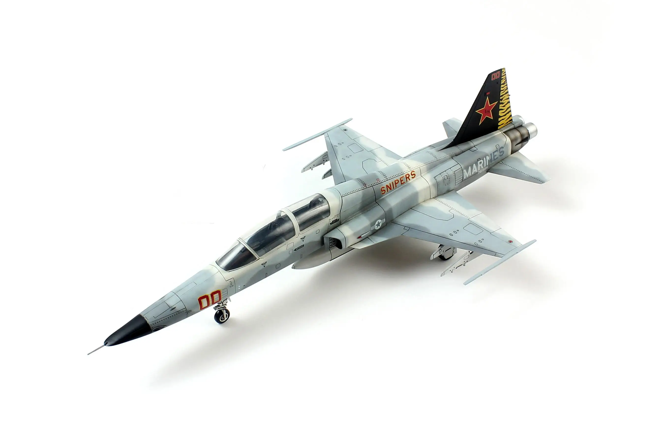 Dream Model DM720014 1/72 Scale F-5F Tiger II Model Kit