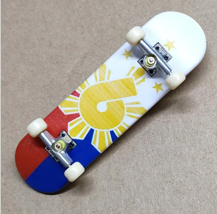 

fingerboard ramps wood Toys Mini Finger Skateboard PU Non-slip Frosted Mat Finger Maple Skateboard Toy for Children