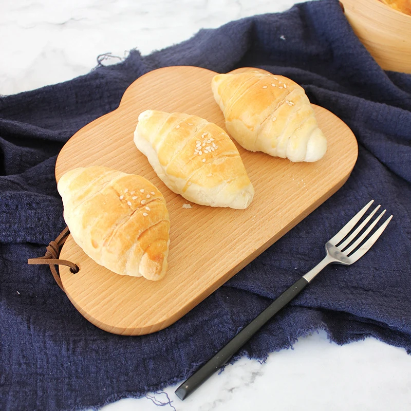 

Beech Cloud-Shaped Cutting Board Wooden Bread Board Sushi Fruit Board Can Hang Serving Board Chopping Blocks For Kitchen