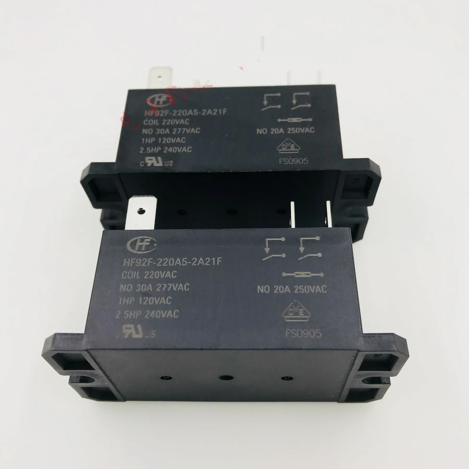 

Реле HF92F-220A5-2A21F 220VAC 6pin 30A 277VAC