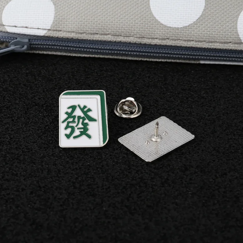 Chinese style traditional mahjong brooch, creative and versatile student pins, bag decoration badges, gifts for friends