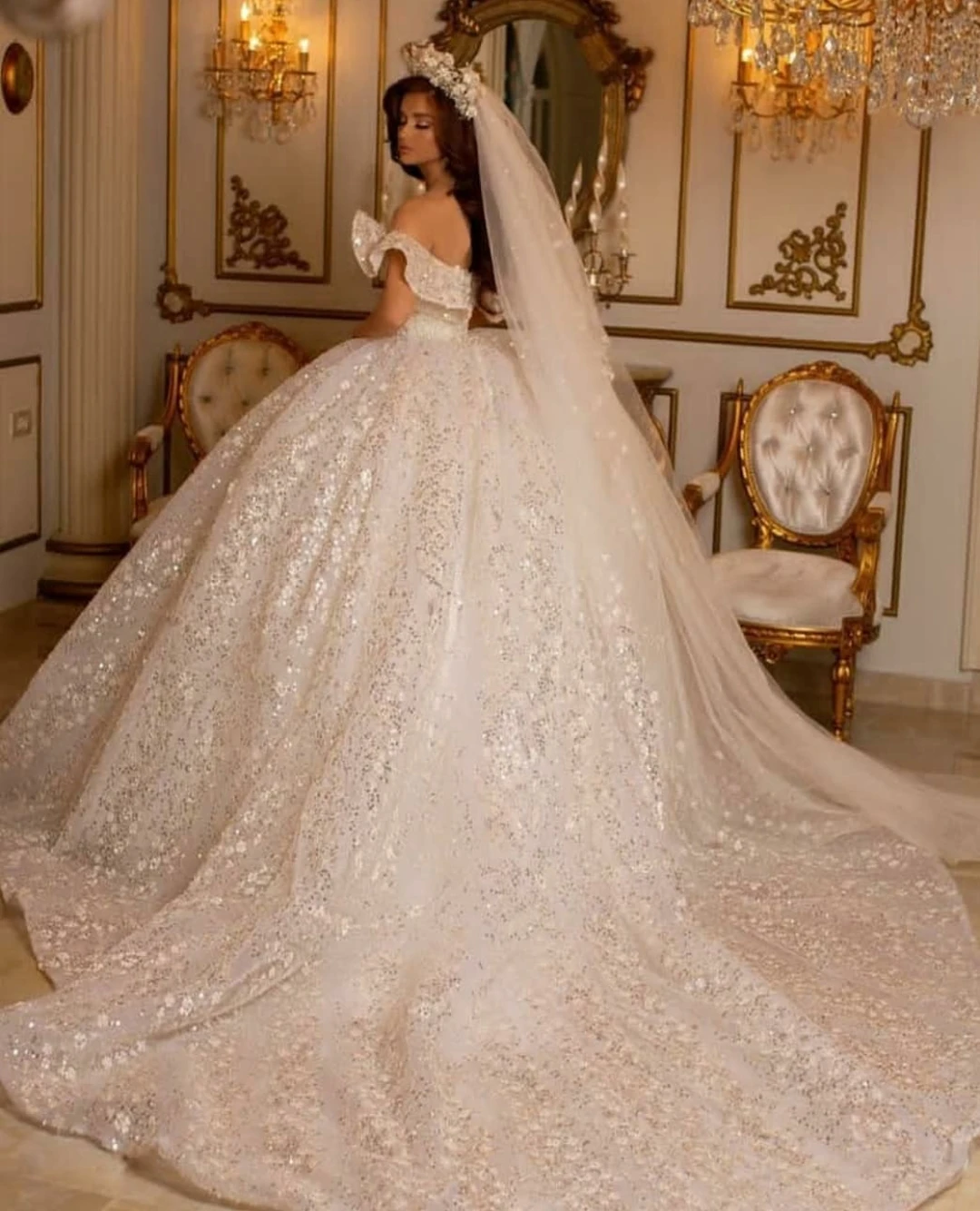 Vestido De Noiva abiti da ballo Vintage abiti da sposa con volant sulle spalle paillettes abiti da sposa arabi lunghi Dubai per le donne