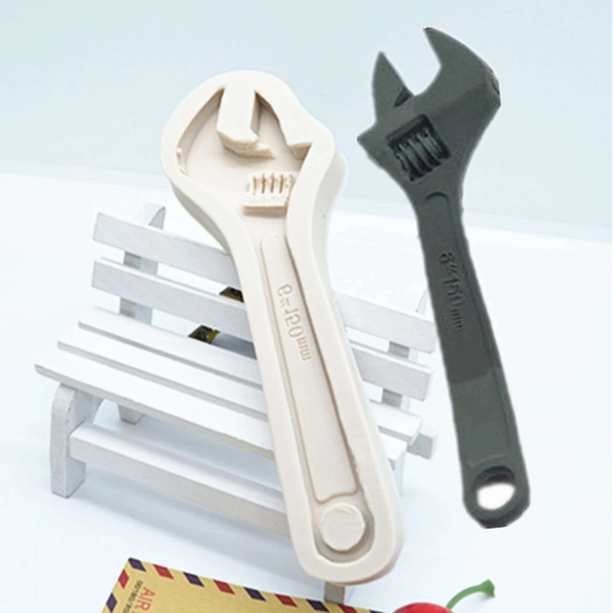 3D Wrench Silicone Mold Resin DIY Cake Fondant Moulds Kitchen Baking Tools Dessert Chocolate Lace Decoration Tools