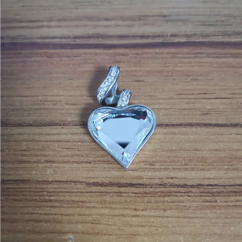 Newest Clear Crystal Inlay Heart Cremation Necklace for Women to Put Loved Human or Pet Ashes in