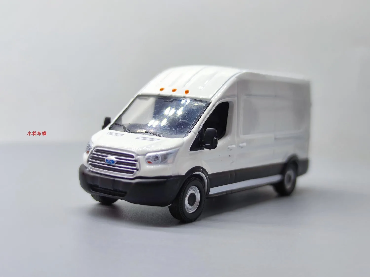 1:64 GreenLight 2015 Ford MRT LWB high-roof van plain board  Collection of die-cast alloy car model toys gifts