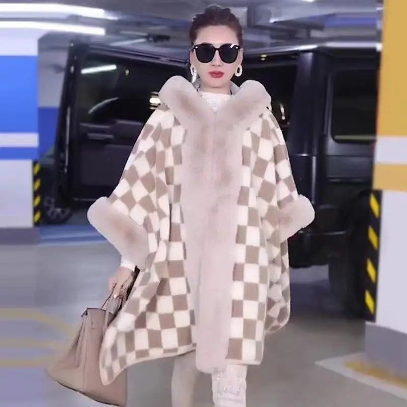 5 Color White Black Plaid Winter Streetwear Women Big Pendulum Poncho Long Cape Faux Fur Collar Batwing Sleeves Loose Shawl Coat