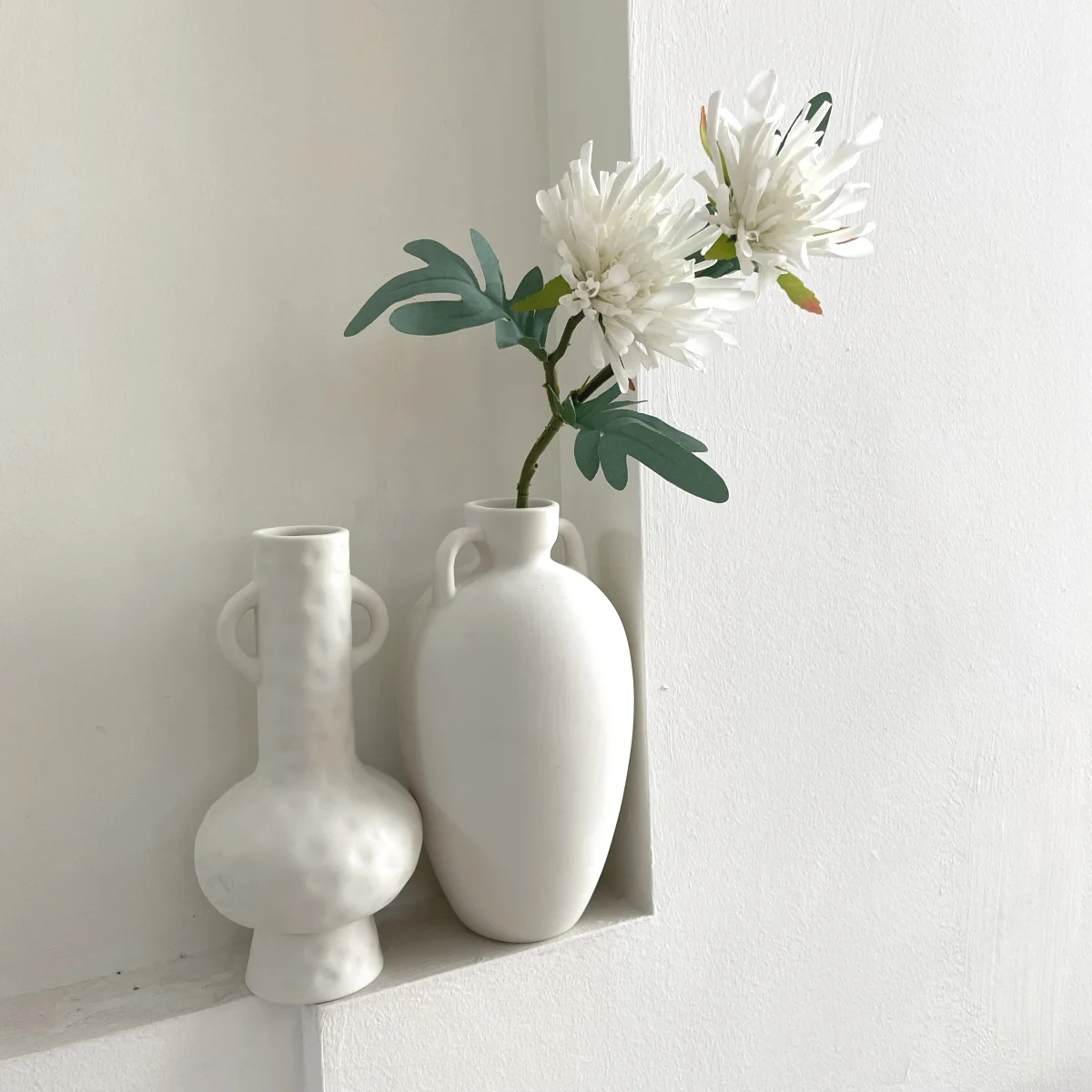 

Ins Ceramic Dry Flower Vase Nordic White Simple Creative B & B Model Room Living Room Home Decoration Home Decore