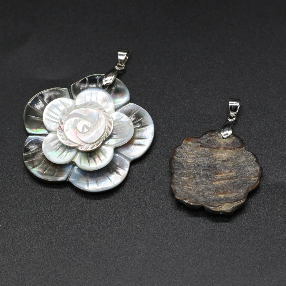 Romantic Flower-Shaped Natural Stone Flower-Shaped Shell Pendant to Create Unique and Beautiful Jewelry Decoration Accessories