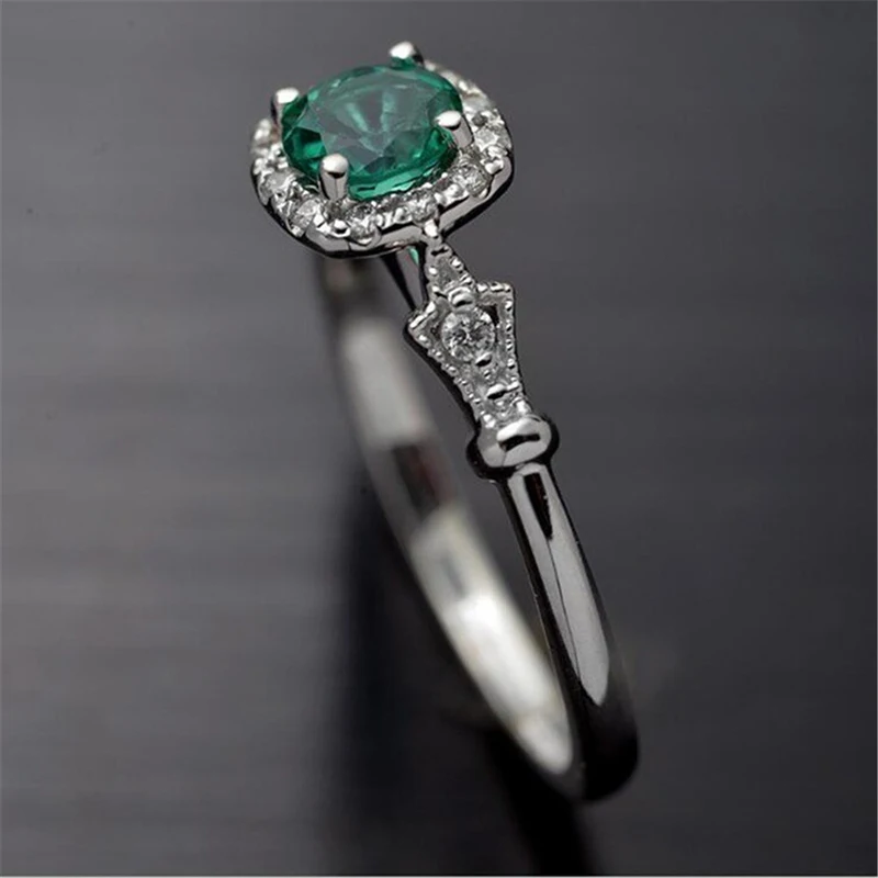Fashion Women Rings 2025 Vintage Square Green Zircon Stone Engagement Female Casual Rings