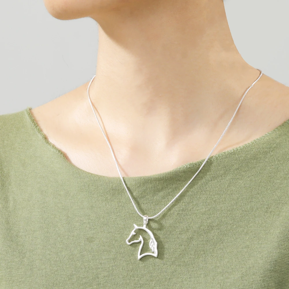 My shape Horse Pendant Necklace for Men Women Animal Equestrian Horserace Necklace Choker Fashion Jewelry Gift for Horse Lover