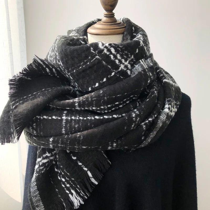 Small Fragrance Scarf Female Autumn and Winter French Black and White Thick Flower Woven Long Section Thick Wild Hipster Shawl