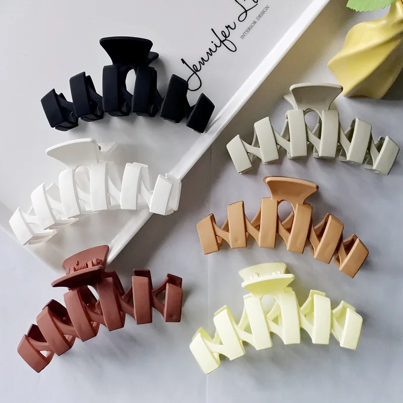 

Cheap New Plastic Hair Claw Clips Matte Plain Color Bath Hair Clamps Simple Geometric Shark Clip Big Size Grab Women Accessories