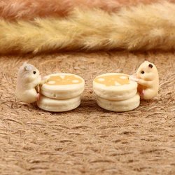 1.5-2.5cm Hamster Mouse Eatting Desserts Hamburger Food Mini Decoration Figure Toys Dolls