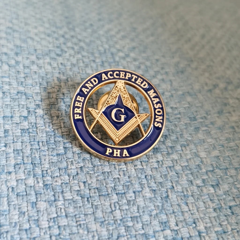 Custom lapel pin badge 1