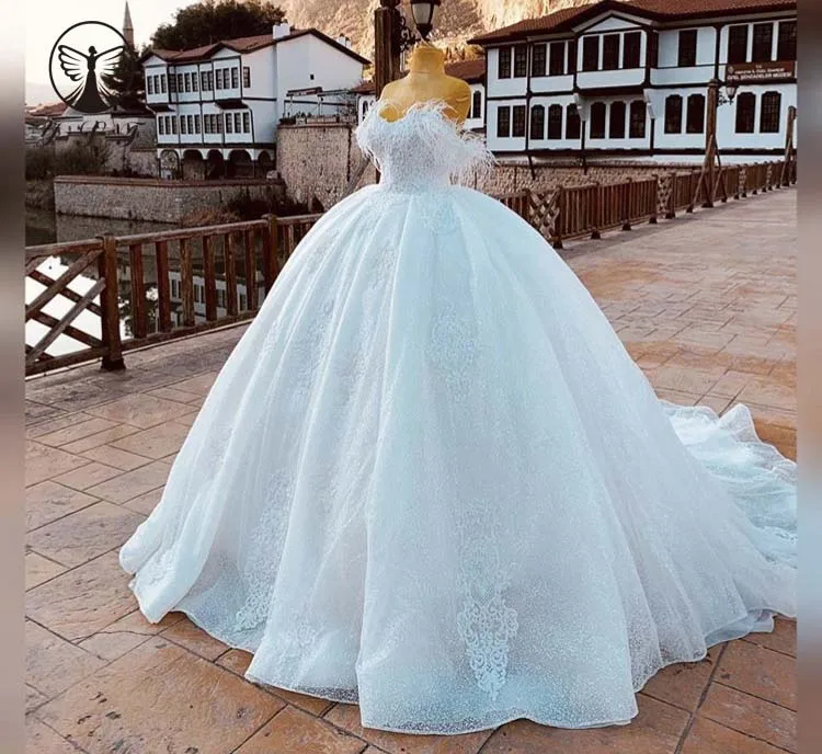 Elegant Off the Shoulder Sweetheart Appliqued Beaded Stones Short Sleeve Feather Ball Gown Puffy Wedding Dress