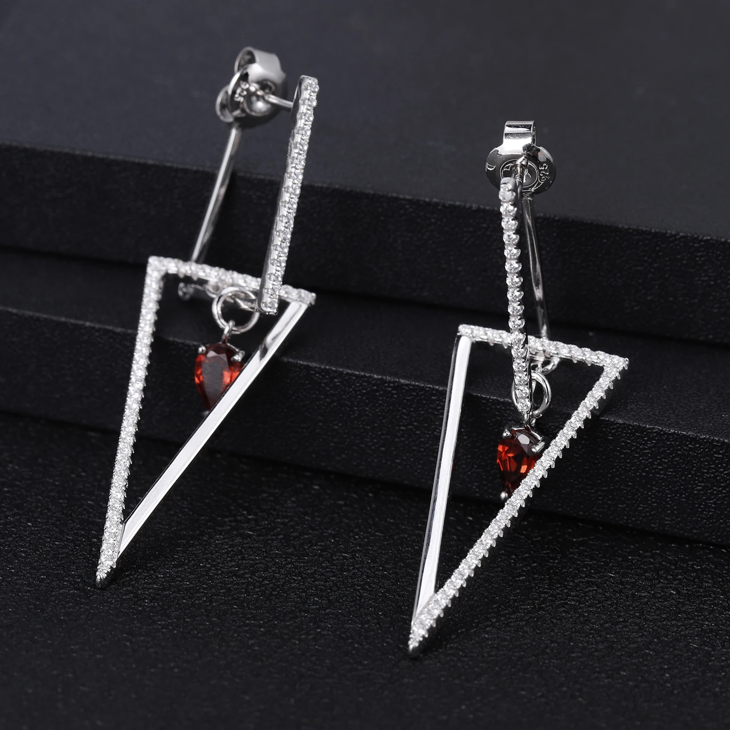 GEM\'S BALLET Triangle 925 Sterling Silver Smart Chic Earrings Natural Red Garnet Gemstone Drop Earrings for Women Fine Jewelry