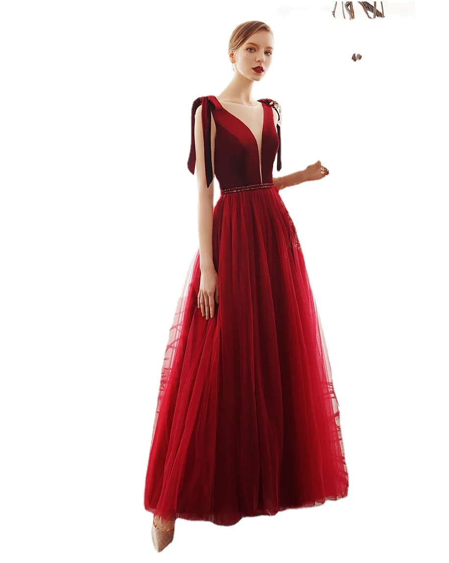 Elegant Red พรหมกับ V คอกำมะหยี่ซาตินและเส้นด้ายสุทธิ Bowknot ลูกไม้ชุดราตรี Custom Made Party Gowns