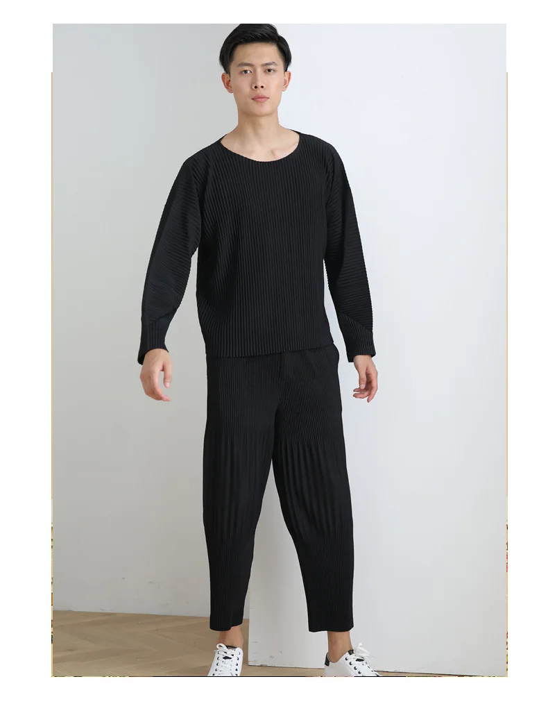 

HOT SELLING Miyake fold Style men`s fashion O-NECK long sleeve soild T-SHIRT IN STOCK