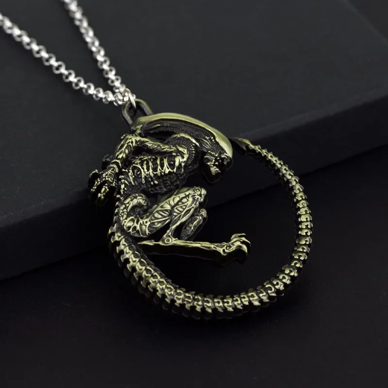 Movie Alien Necklace Predator AVP Alien Queen Pendant Vintage Goth Horror Necklace For Men Fashion Jewelry Accessories