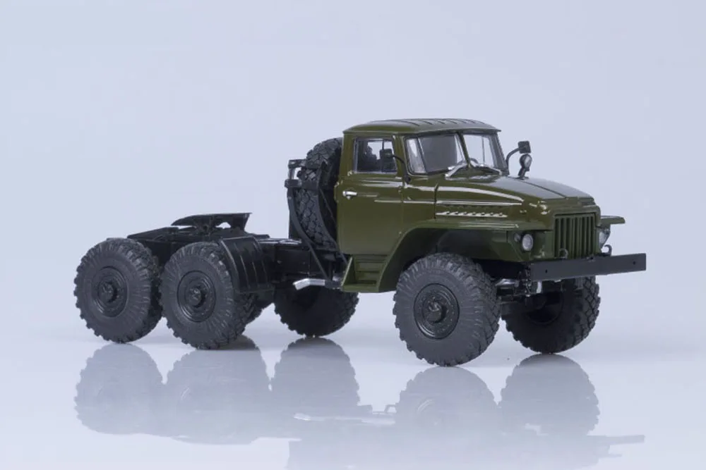 NEW 1 43 Scale URAL 377C 6X4 TRIPLE TRUCKER 1965 USSR Diecat tractor By EAC AUTOHISTORY for collection gift