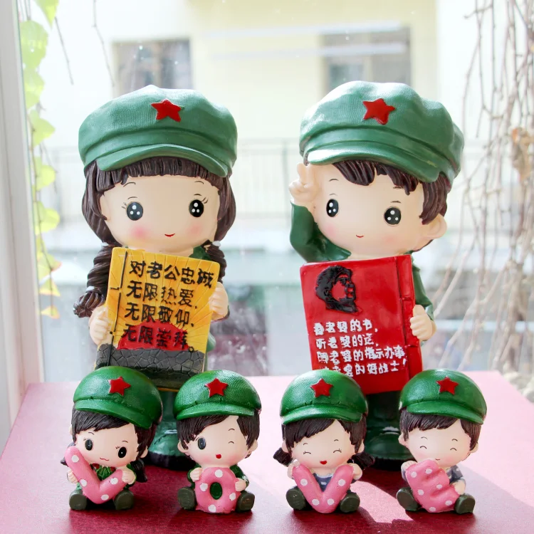 

Home decoration lovely couple bedroom room small Red Army resin doll ornaments large creative piggy bank