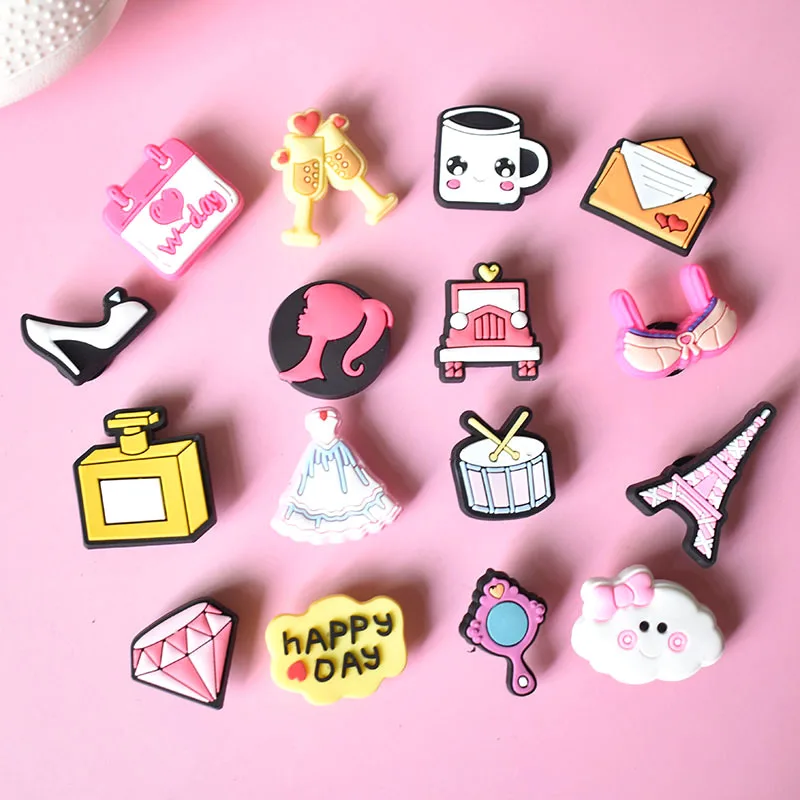 Bonito pvc encantos sapato decoração fivela acessórios diy combinação para saco de tamanco meninas perfume copo de salto alto espelho de diamante