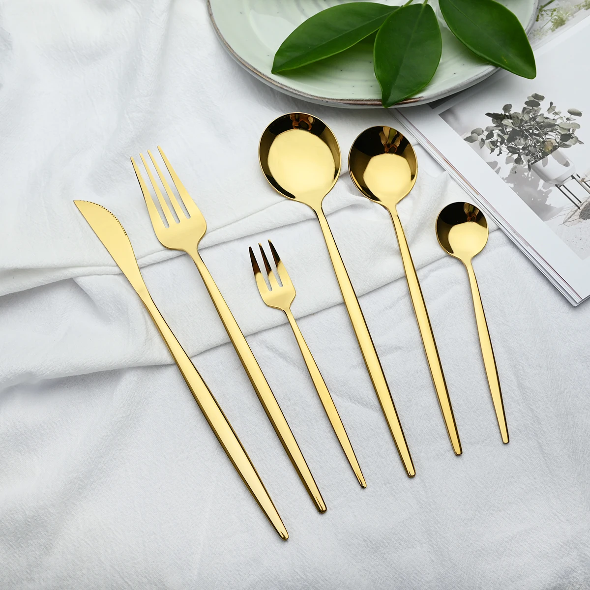 36Pcs/Set Gold Dinnerware Cutlery Set Knife Cake Fruit Fork Coffee Spoon Flatware Silverware Stainless Steel Party Tableware Set