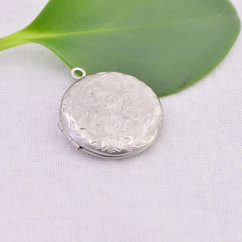 5pcs/lot Carved Designs Round Photo Frame Pendant Stainless Steel Charms Locket Necklaces Women Men Fashion Memorial Jewelry