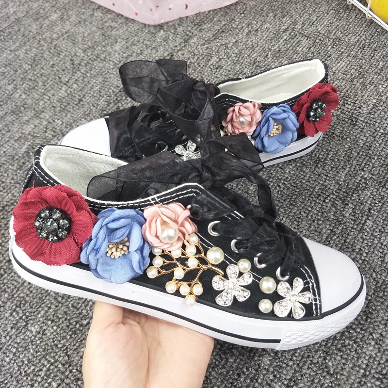 Spring Summer Korean 3D Flower Black and White Shoe Students\' Low Top Canvas Shoes Lady Sports Shoes Women Sneakers