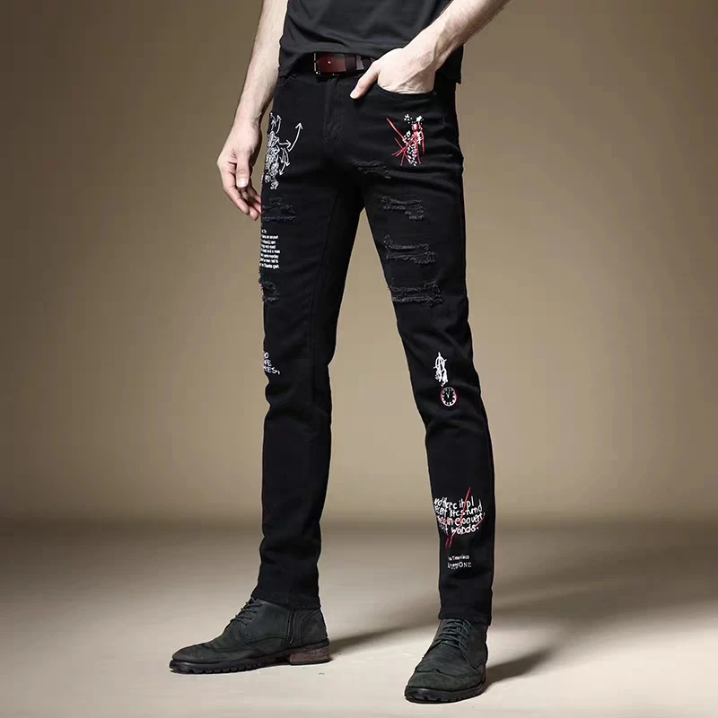 Frete grátis calça jeans masculina nova moda slim outono calça jeans fina preta branca coreana calça jeans bordada estrangeira