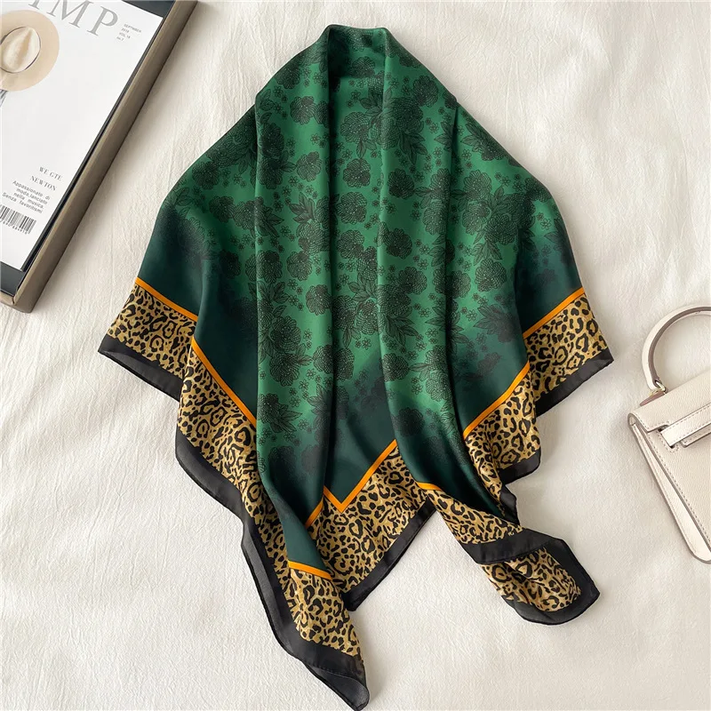 Europe 90cm Spring Hot Sale Versatile Emerald Leopard Print Lady Fashion Simulation Silk Scarf Large Square Scarf Shawl Scarf