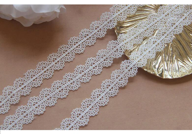 1Yard Wide:1.8cm (0.72 Inch) New Edition Laces Handwork Sewing Accessories Bilateral Wavy Lace for Clothing  Decoration(ss-2437)