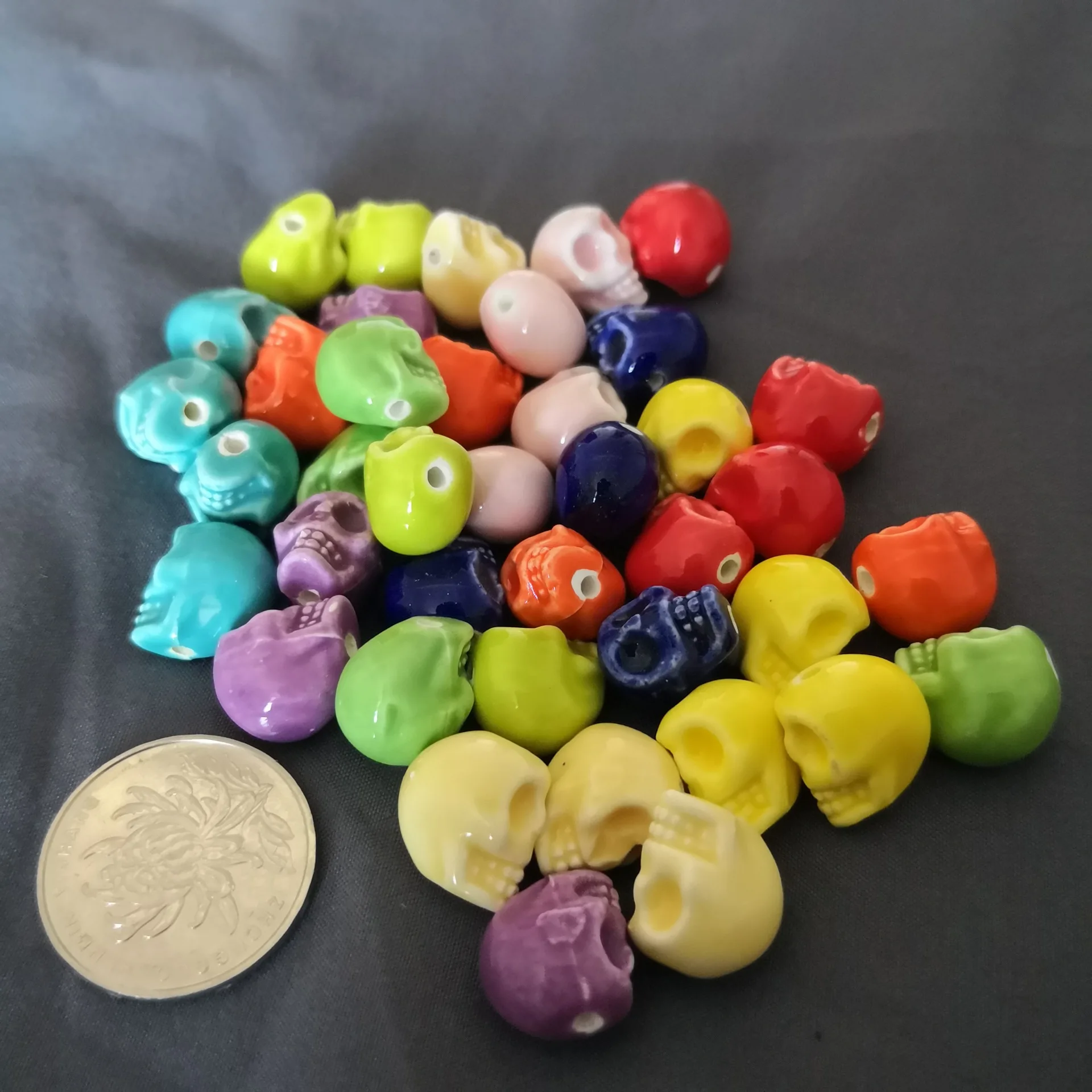 100pcs Mix Color Skull Shape Ceramic Beads 13X14mm hole1.6mm Loose Ceramics Beads For Jewelry Making DIY Bracelet Accessories