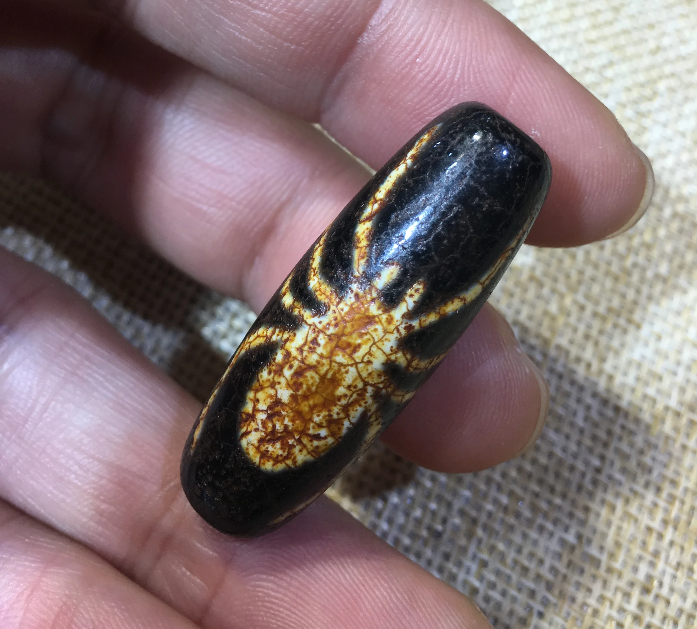 Rare Magic Tibetan Old Agate DRAGON VEIN  Spider Lucky Totem dZi Bead