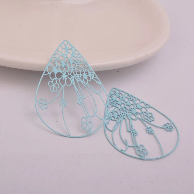 30 Stück AB4468 28*40mm bemalte Blumen-Anhänger, filigrane Verbindungsstücke aus Metall-Messing für Schmuck- und Ohrringzubehör – Detail 10