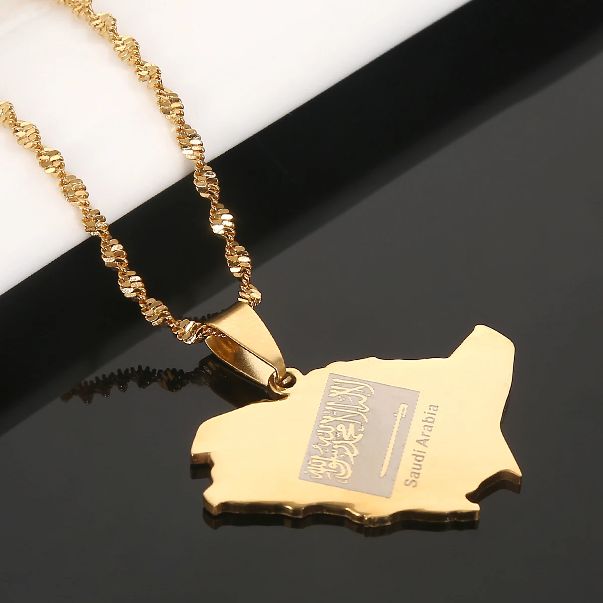 Stainless Steel Saudi Arabia Map Flag Pendant Necklace Kingdom of Saudi Arabia Map Chain  Jewelry