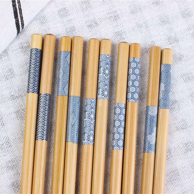 Japanese Natural Wooden Chopsticks Puffer Fish Sushi Blue Pattern Wood Chop Sticks Restaurant Decorations Bamboo Chopsticks