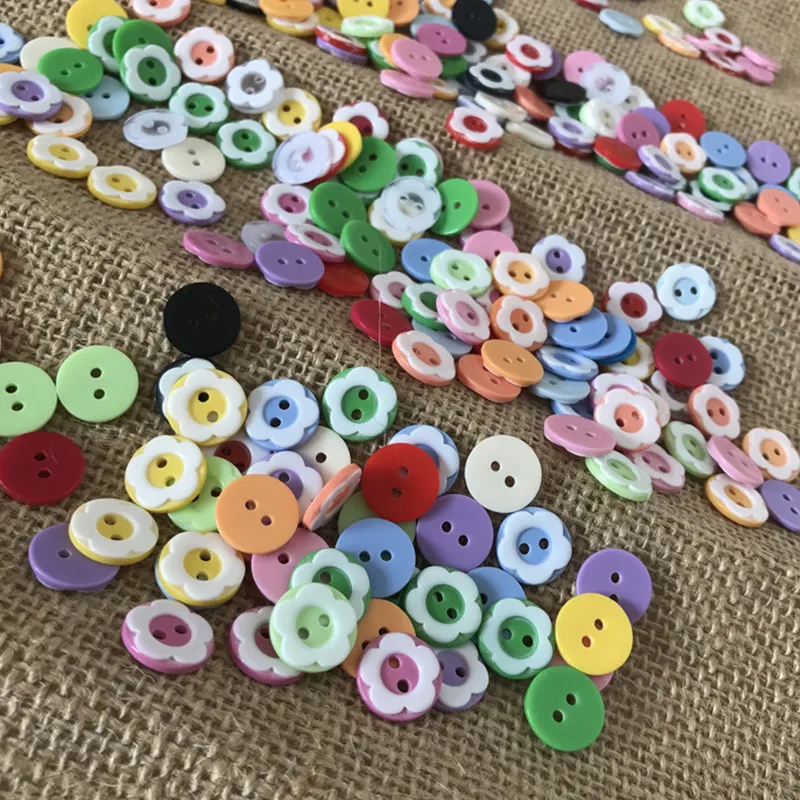 100 PCS 12.5mm Flower Shape Mixed Colors Dyed Resin Buttons Knitwear Sweater Button Sewing Decorative Clothes Accessories