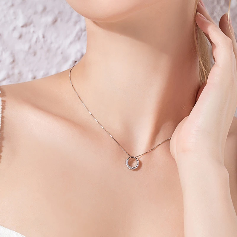 925 Sterling Silber Runde Zirkon-Anhänger-Halsketten für Damen, modischer edler Schmuck, halb mit Strasssteinen besetzte glänzende Kreis-Schlüsselbeinkette – Detail 12