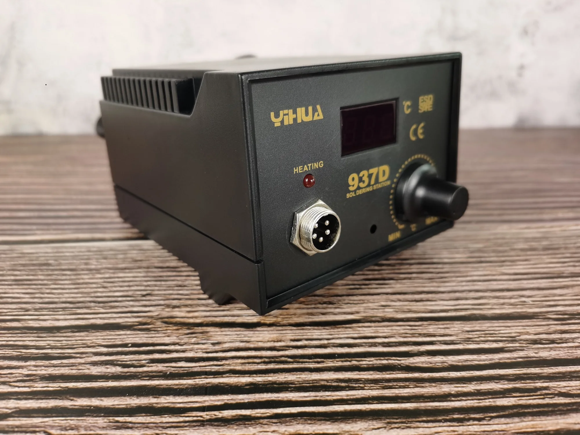YIHUA 937D spot welder machine Digital LED display soldering station 110V/220V