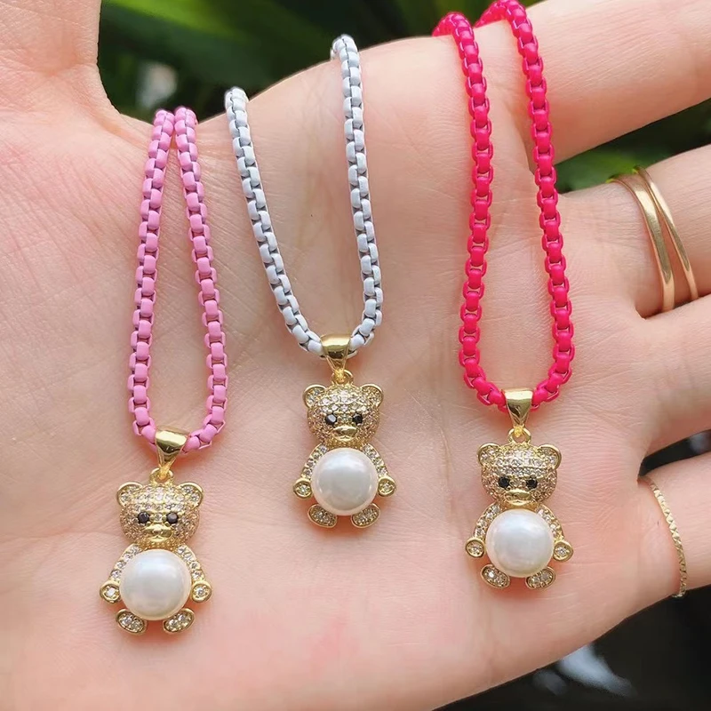 Niedlicher Bären-Charm-Anhänger in Goldfarbe, mit Perlen besetzt, mit Zirkonia CZ gepflastert, Schmuck, Halskette, Armband, Großhandel, Zubehör M85 – Detail 7