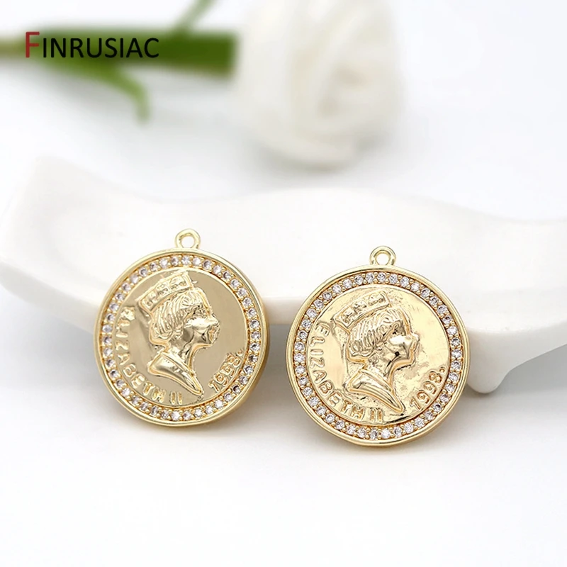 2022 New Gold Plated Pave Setting Zircon Round Queen Coin Pendant Charm DIY Making Bracelets Necklaces Pendants Accessories