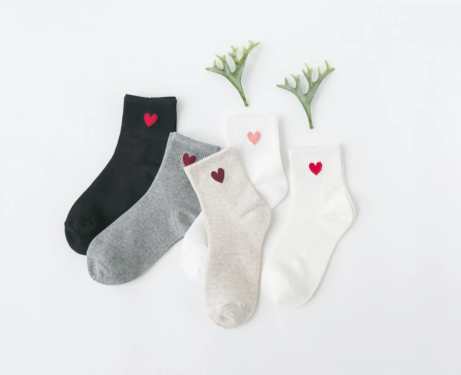 New Red Pink Heart Cute White Black Color socks Women Cotton Socks Japanese Autumn Short Socks Women Free size