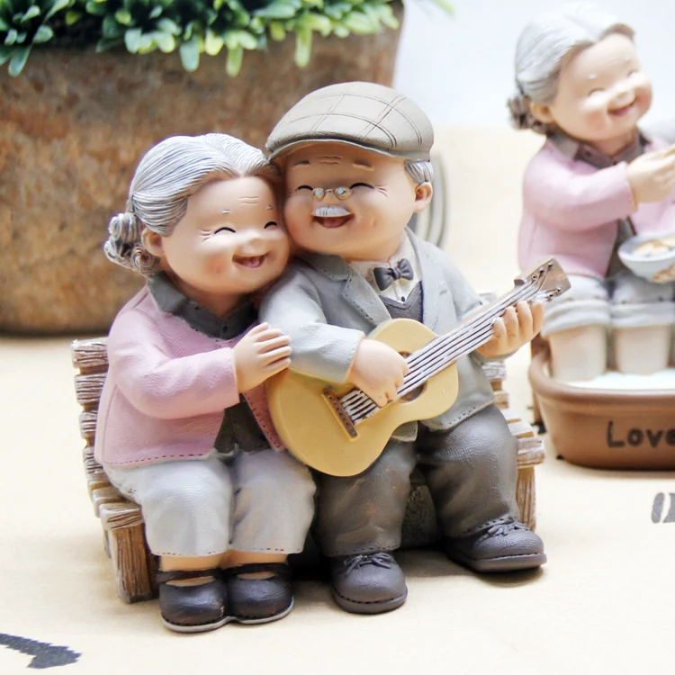 2019 Lovely Figures Chair Book Grandma Grandpa Old Couple Mini Fairy Garden Ornament Doll Couple Gift Figurines MiniatureZL257