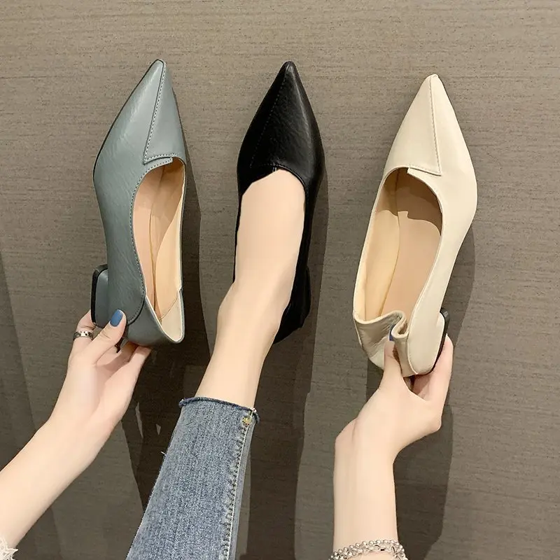 

Pointed Toe Loafers Women's Casual PU Leather Shoes Soft Sole Low-heeled Shallow Mouth Solid Color Fashion Stitching Design