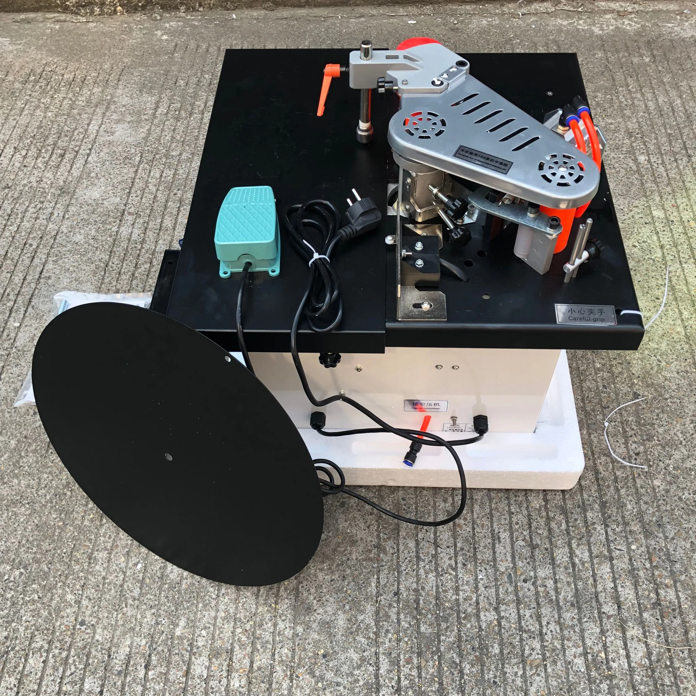 Aplicadora de bandas para bordes de carpintería, mini escritorio con regulación de velocidad con bola, corte manual de carpintería, doblado de PVC, borde recto ma