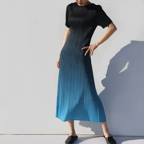 मियाके प्लीटेड शॉर्ट स्लीव ग्रेडिएंट लॉन्ग ड्रेस महिलाओं के लिए समर हाई फैशन कोरियन फैशन डिज़ाइनर एलिगेंट एस्थेटिक कपड़े 8 best sales मियाके पोशाक - №6