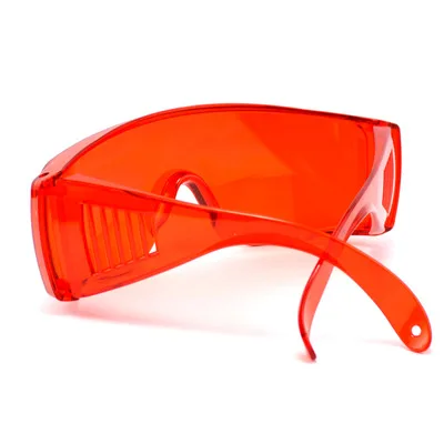 Blocking light in the range of 525nm to 540nm Criminal investigation light source laser red observation glasses