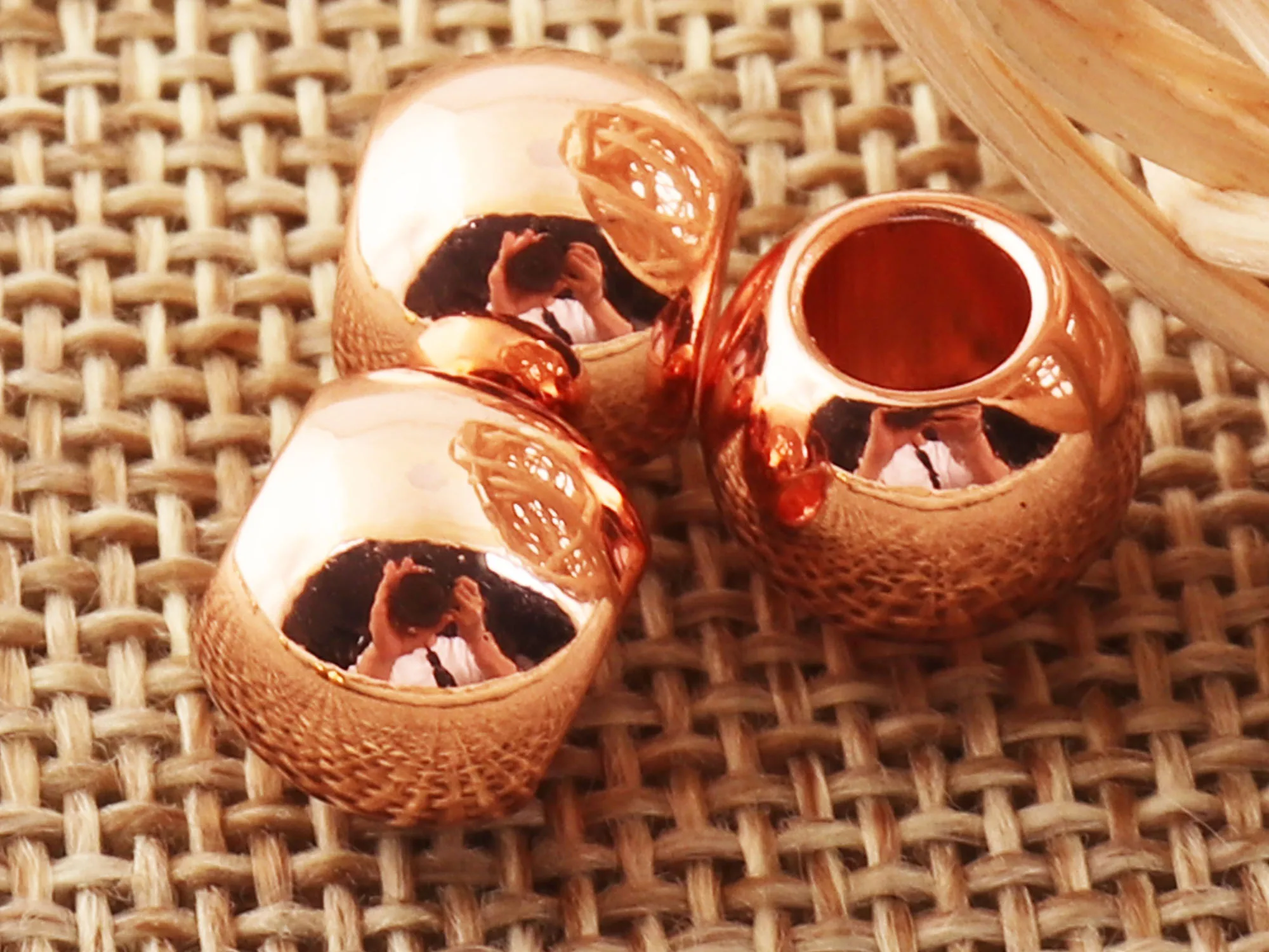 40 Pcs Gold/Rose Gold Round Metal Beads,DIY Beads charm 4 mm Craft Jewellery Rope End for Clothing Rope